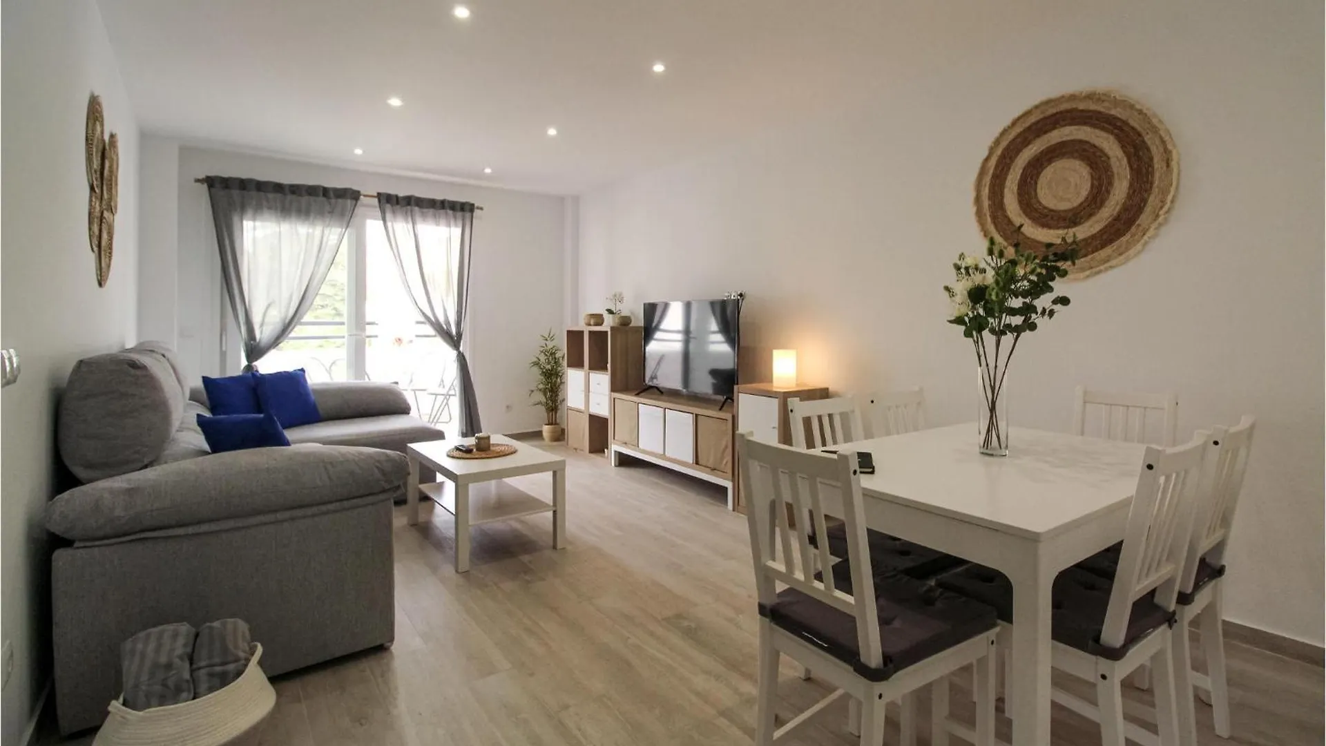 3 Bedroom Nice Apartment In Benajarafe